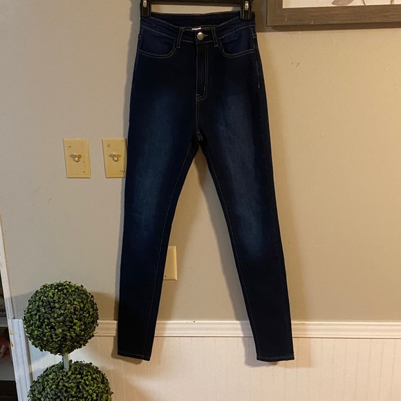 Jeans - Picture 1 of 6